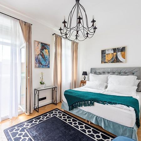 Luxury Apartment With A Balcony And A Terrace Prague Luaran gambar