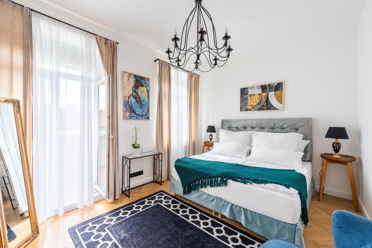 Luxury Apartment With A Balcony And A Terrace Prague Luaran gambar
